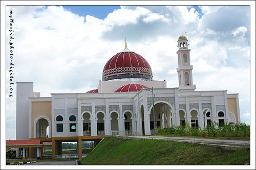 Masjid Daerah Perak Tengah