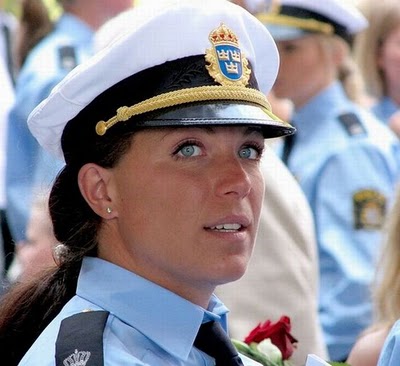 gambar polis yang cantik dan hot 3