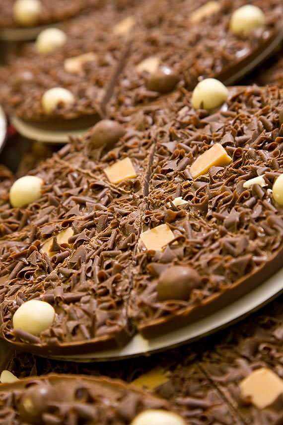 Chocolate-Pizza-Is-Delicious-2