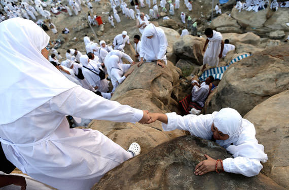 Para jemaah mendaki Jabal Rahmah