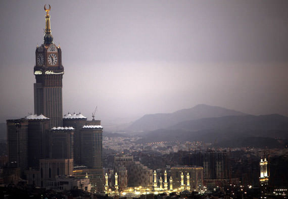Gambar Masjidil Haram dan Menara Jam 