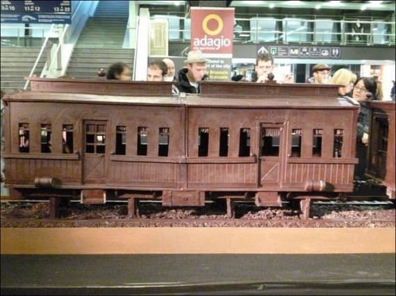 08-chocolate-train