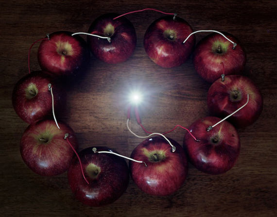 epal Tenaga Elektrik yang Dihasilkan Daripada Pelbagai Jenis Makanan