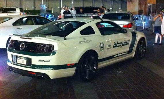 kereta polis Dubai - Ford Mustang GT