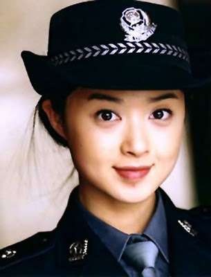 gambar polis yang cantik dan hot di seluruh dunia 9