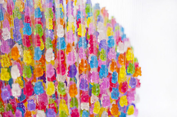 A-Sweet-Tastic-Chandelier-Made-From-5000-Gummy-Bears-By-Kevin-Champeny-5