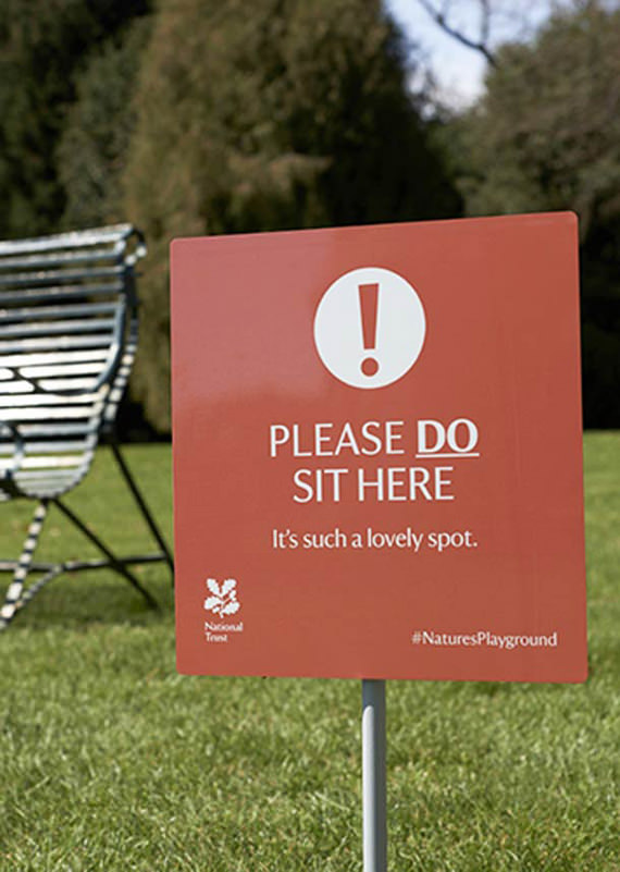 sila duduk di sini